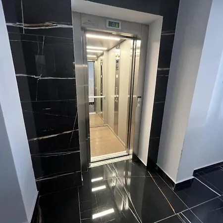 Апартаменты One Bedroom Penthouse Flat