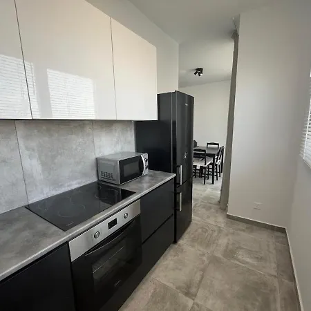 One Bedroom Penthouse Flat דירה לרנקה