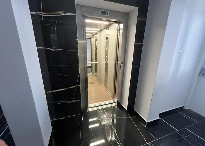 アパート One Bedroom Penthouse Flat