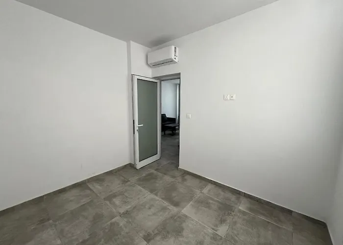 One Bedroom Penthouse Flat アパート *