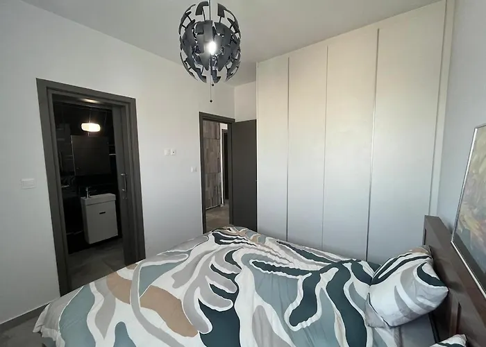 One Bedroom Penthouse Flat アパート ラルナカ